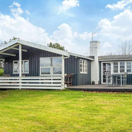 6 Person In Semesterbostad *